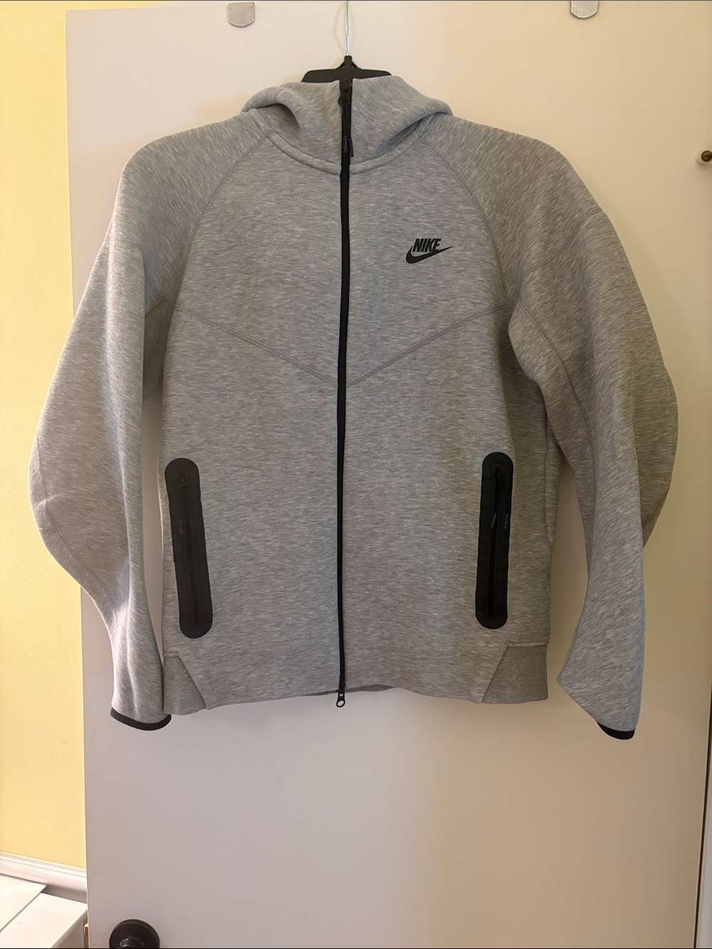 Men’s Nike Tech Gray Full-Zip Performance Hoodie Jacket